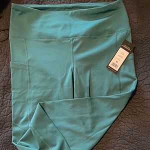 NWT yogalicious emerald green leggings